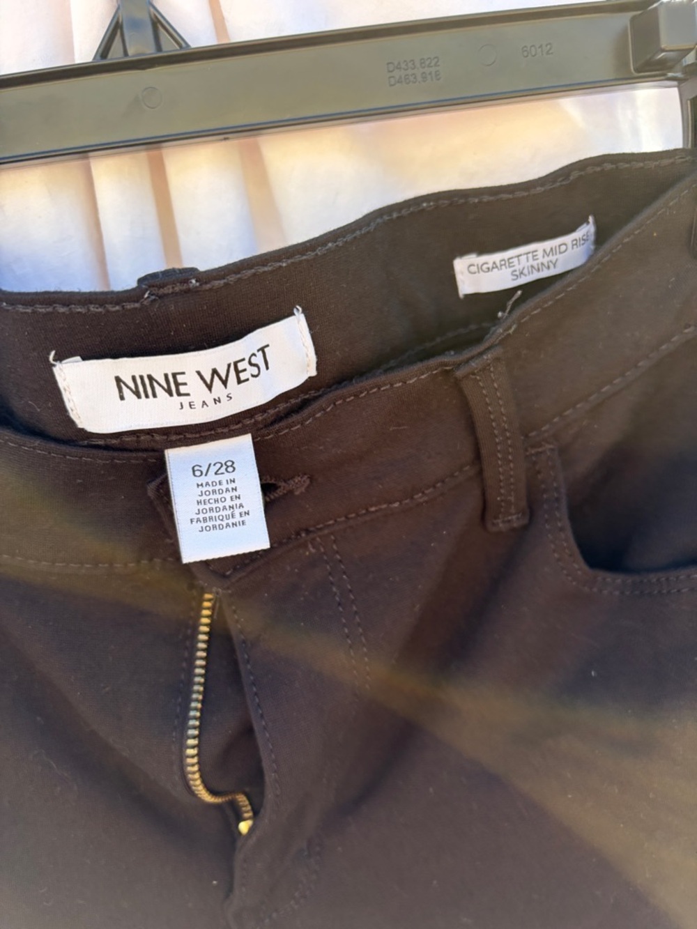 Nine West Black Cigarette Mid Rise Skinny Jeans with Gold Zipper Size 6